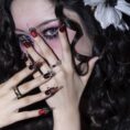 BleedingHeart-ErsaNailsPressOnNails_8