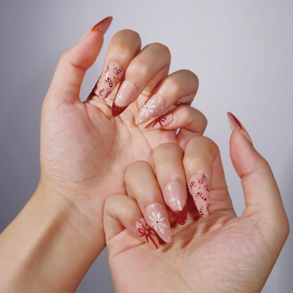 CandyCaneCrush-ErsaNailsPressOnNails_3 CandyCaneCrush-ErsaNailsPressOnNails_3