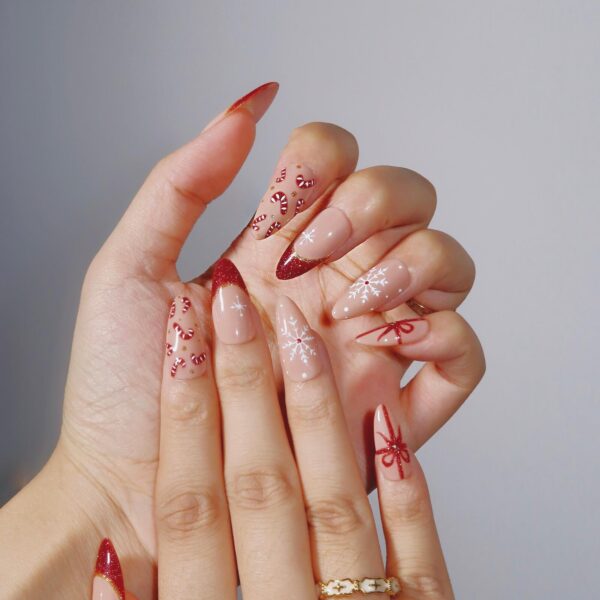 CandyCaneCrush-ErsaNailsPressOnNails_5 CandyCaneCrush-ErsaNailsPressOnNails_5