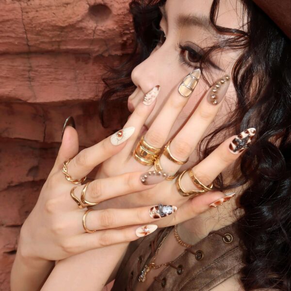 DuneGlimmer-ErsaNailsPressOnNails_02 DuneGlimmer-ErsaNailsPressOnNails_02
