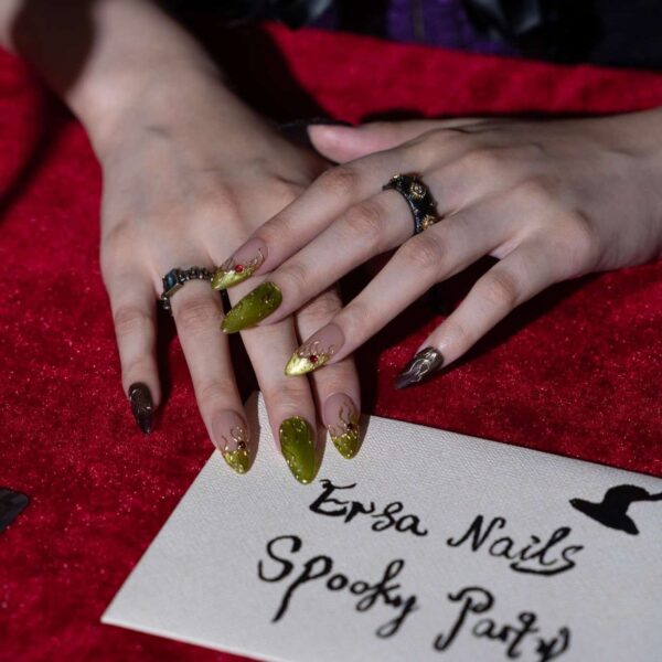 ThornedHeart-ErsaNailsPressOnNails-6-_5 ThornedHeart-ErsaNailsPressOnNails-6-_5