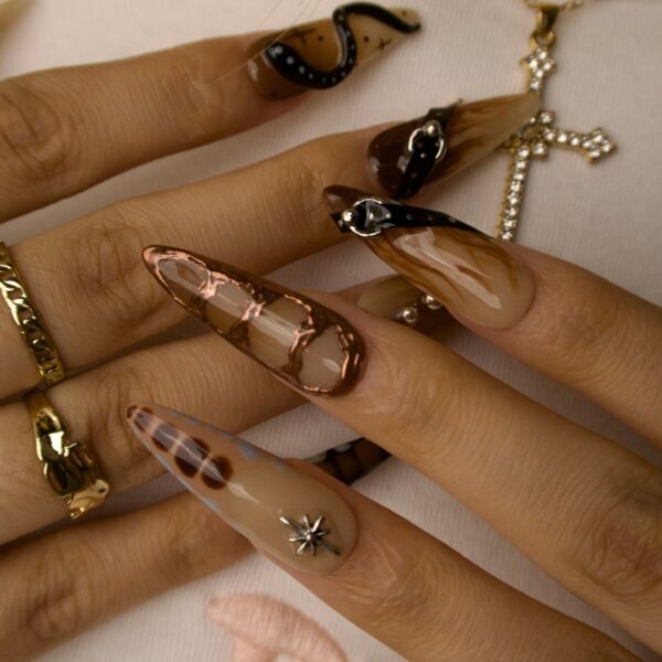 WildHeart-ErsaNailsPressOnNails_2 WildHeart-ErsaNailsPressOnNails_2