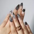 Yinyang-ErsaNailsPressOnNails_2-1